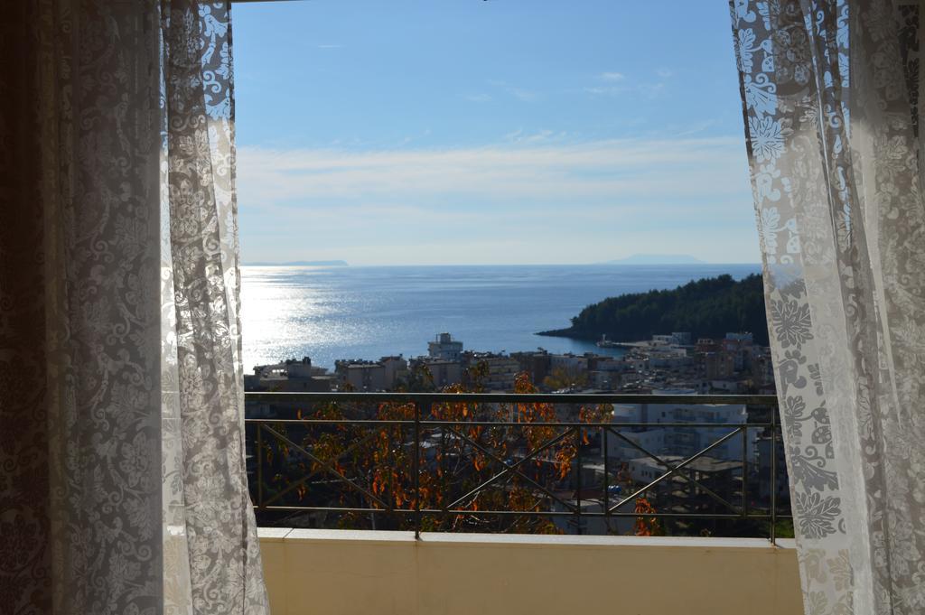 Janakis Apartments Himare Buitenkant foto