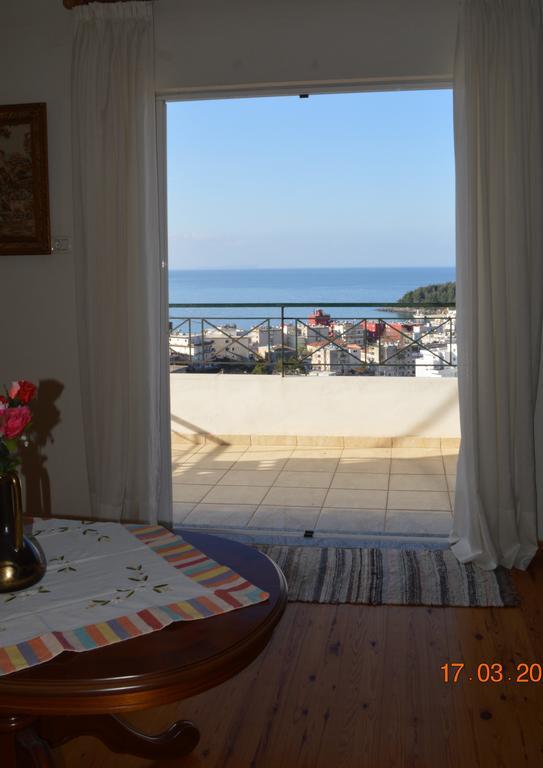Janakis Apartments Himare Buitenkant foto