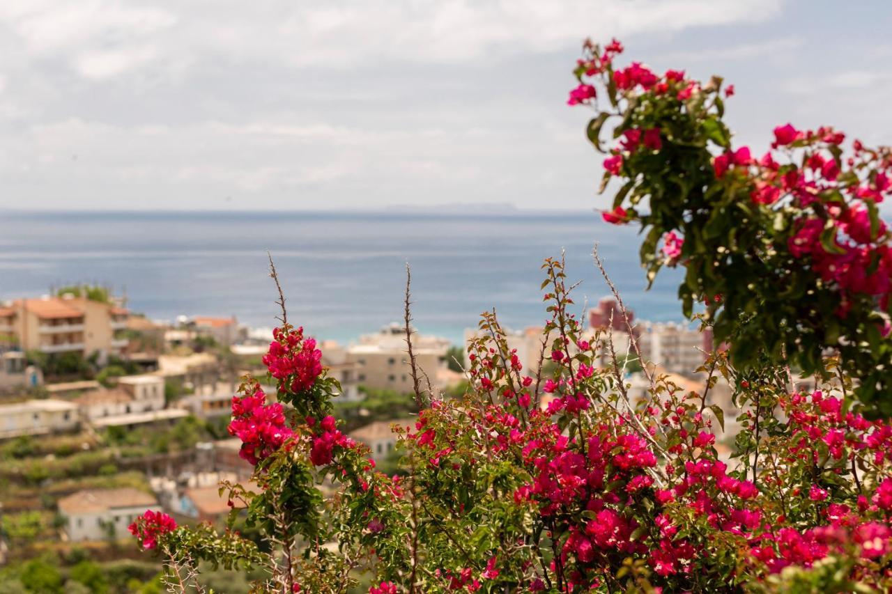 Janakis Apartments Himare Buitenkant foto